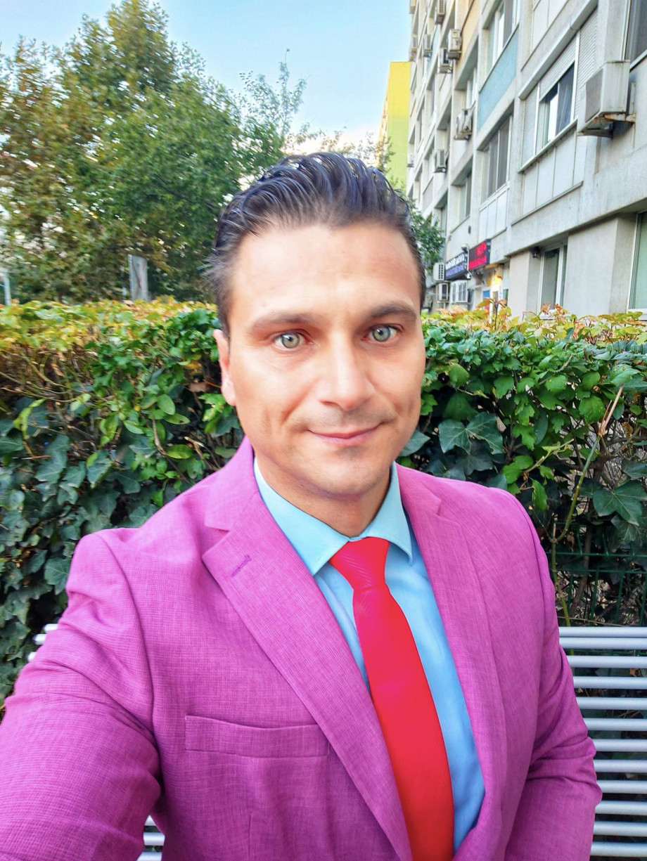 eu_nu_renunt_la_cash_coltuc_marius_vicentiu_eu_ies_in_strada.jpg