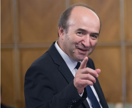 tudorel-toader-mana.jpg